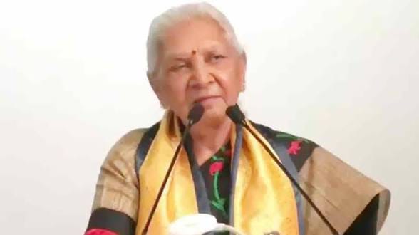 ‘मैं लव मैरिज की विरोधी नहीं हूं, लेकिन पहले आत्मनिर्भर बनिए’: राज्यपाल आनंदीबेन पटेल की छात्रों को नसीहत