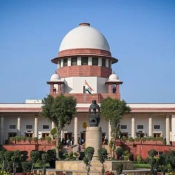 सुप्रीम कोर्ट का बड़ा फैसला: चाचा भतीजी के पति को ‘घरदामाद’ मानकर नहीं दे सकता पैतृक संपत्ति का अधिकार