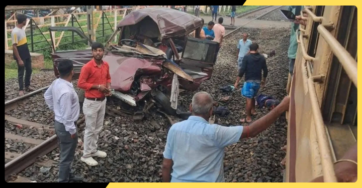 मुर्शिदाबाद रेल हादसा: स्कूल वैन को ट्रेन ने मारी टक्कर, तीन मासूम छात्रों समेत चार लोगों की दर्दनाक मौत