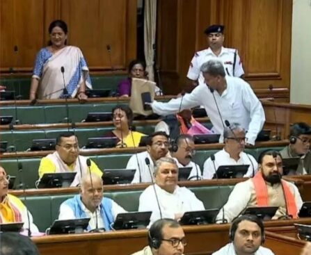 बिहार विधानसभा में भारी हंगामा, विधायकों के बीच धक्का-मुक्की और हाथापाई की नौबत
