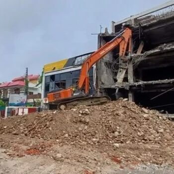 लखनऊ अलीगंज अग्निकांड: अवैध इमारत गिराने का 26.14 लाख रुपये खर्च भवन मालिक से वसूलेगा LDA