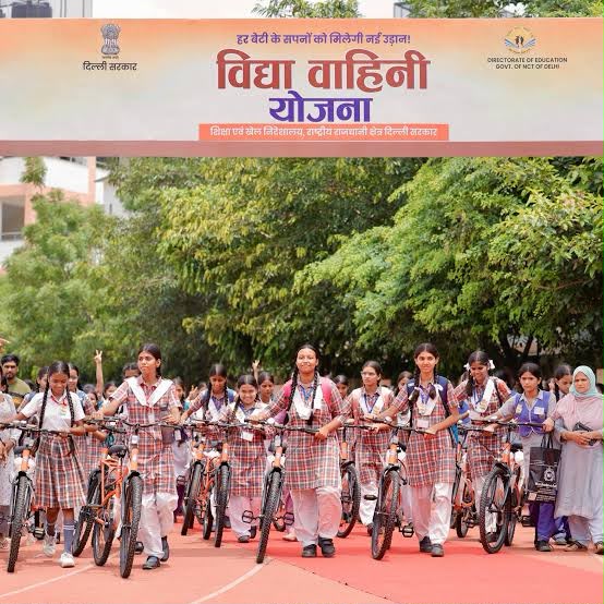 दिल्ली की सरकारी स्कूल छात्राओं को मुफ्त मिलेगी साइकिल, जानिए कौन उठा सकता है ‘विद्या वाहिनी योजना’ का लाभ