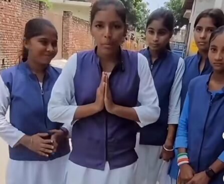 बारिश में रेलवे अंडरपास बना मुसीबत, कई फीट पानी के बीच स्कूल जाने को मजबूर छात्र