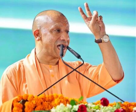 CM Yogi Statement: ‘जो खुद को नहीं संभाल पा रहे, वे 25 करोड़ जनता को क्या संभालते’