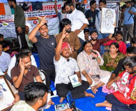 रांची में छात्र आंदोलन तेज, भूख हड़ताल पर बैठे छात्र की बिगड़ी तबीयत