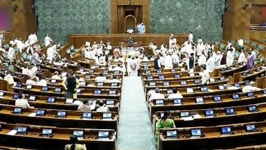 संसद मानसून सत्र: विपक्ष का हंगामा तेज, खरगे ने PM मोदी और अमित शाह से सदन में बयान और चर्चा की मांग की