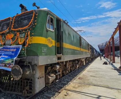 जम्मू-कश्मीर में रेलवे की बड़ी उपलब्धि, पहली बार कश्मीर घाटी पहुंची पेट्रोल-डीजल से भरी मालगाड़ी