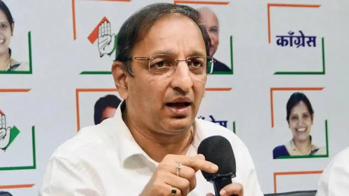 पीएम मोदी से मिलेंगे NCP शरद गुट के 8 सांसद, उद्धव के बाद कांग्रेस ने भी साधा निशाना