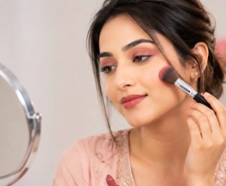 मानसून में मेकअप को रखें लंबे समय तक फ्रेश, अपनाएं ये आसान टिप्स