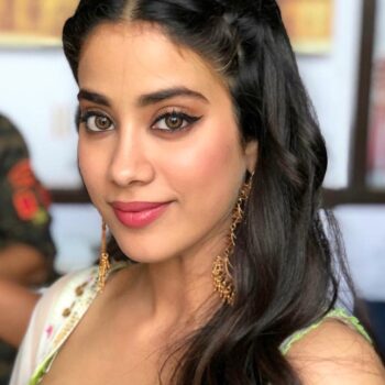 Janhvi Kapoor का साउथ में बड़ा कदम, ‘पेद्दी’ के बाद अब OTT पर करेंगी डेब्यू