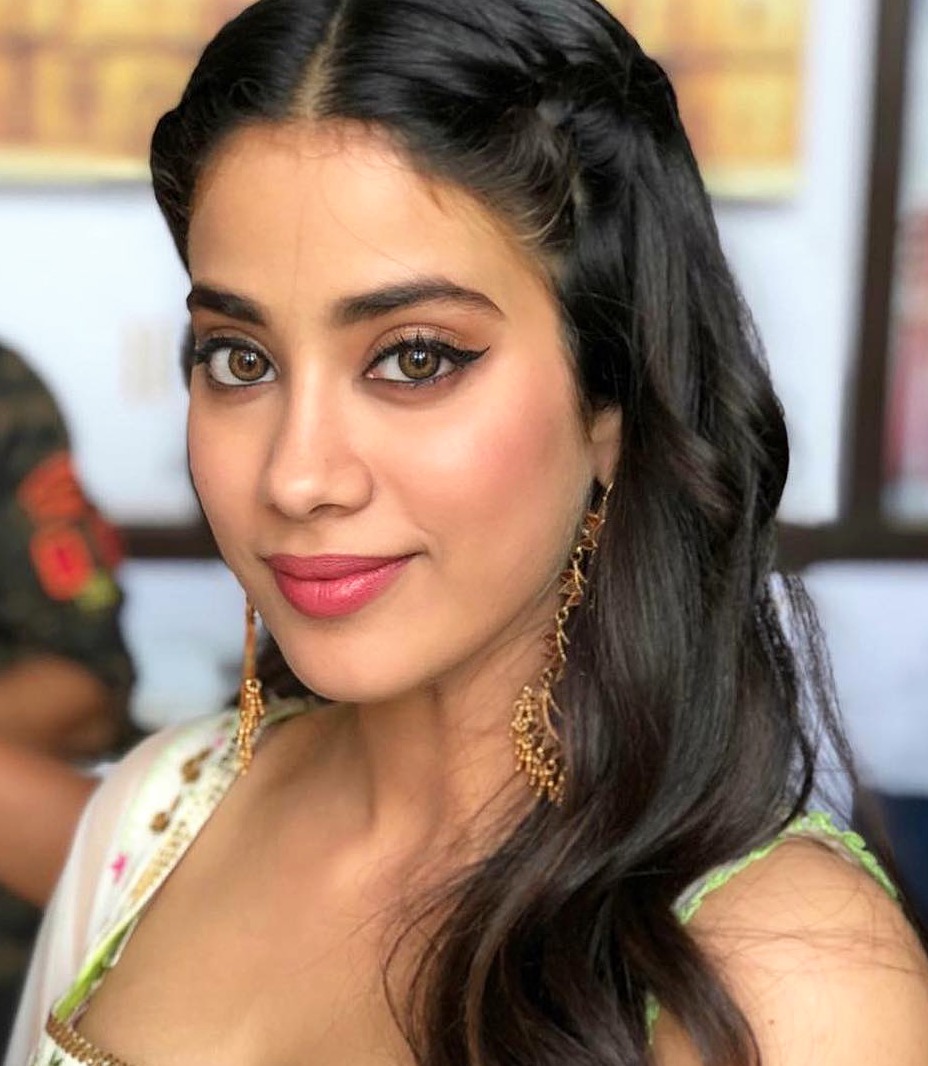 Janhvi Kapoor का साउथ में बड़ा कदम, ‘पेद्दी’ के बाद अब OTT पर करेंगी डेब्यू