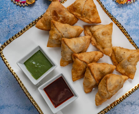 सुबह-सुबह समोसा खाना पड़ सकता है भारी! जानें कितनी मात्रा है ठीक