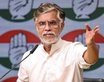 पवन खेड़ा के ‘बंदर प्रदर्शन’ पर तारिक अनवर नाराज, बोले- राजनीति में गरिमा बनाए रखनी चाहिए