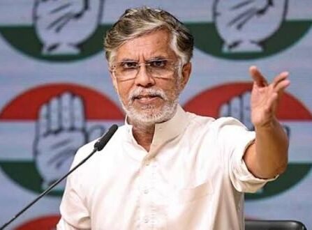 पवन खेड़ा के ‘बंदर प्रदर्शन’ पर तारिक अनवर नाराज, बोले- राजनीति में गरिमा बनाए रखनी चाहिए
