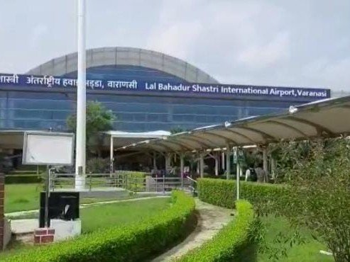 वाराणसी एयरपोर्ट पर हथियार की जांच के दौरान चली गोली, दो AAICLAS स्क्रीनर्स घायल