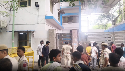 दिल्ली के कल्याणपुरी में सफाईकर्मी की चाकू मारकर हत्या, आरोपी फरार