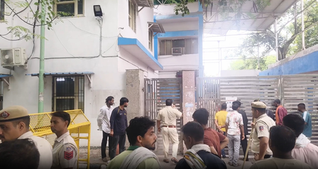 दिल्ली के कल्याणपुरी में सफाईकर्मी की चाकू मारकर हत्या, आरोपी फरार