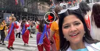 न्यूयॉर्क की सड़कों पर गूंजा राजस्थानी गीत, लहंगा-चोली में विदेशी महिलाओं ने किया ‘काल्यो कूद पड़्यो’ पर धमाकेदार डांस