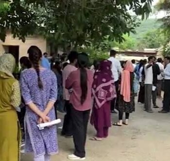 AIAPGET 2026 में बिजली गुल होने से परीक्षा प्रभावित, जयपुर सेंटर पर अभ्यर्थियों का हंगामा