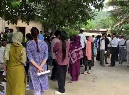 AIAPGET 2026 में बिजली गुल होने से परीक्षा प्रभावित, जयपुर सेंटर पर अभ्यर्थियों का हंगामा