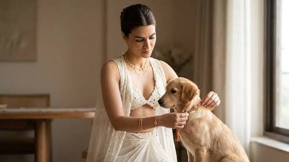 कृति सेनन के राखी विज्ञापन पर विवाद, कुत्ते को राखी बांधने को लेकर सोशल मीडिया पर उठे सवाल