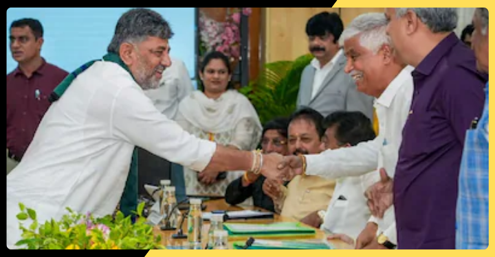 कर्नाटक में कैबिनेट फेरबदल से कांग्रेस में मचा सियासी घमासान, दो विधायकों के इस्तीफे के बाद बढ़ी बगावत की आशंका