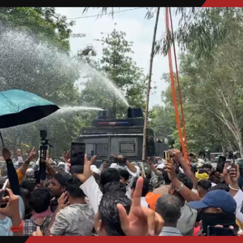 झारखंड में छात्रों का विधानसभा मार्च उग्र, बैरिकेडिंग तोड़ने पर पुलिस ने छोड़े आंसू गैस के गोले