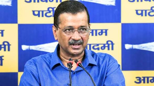 E20 फ्यूल पर X में भिड़े अरविंद केजरीवाल और अमित मालवीय, पेट्रोल में E50 मिलाने के दावे पर छिड़ी बहस