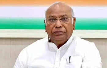 नेपाल बाढ़ को लेकर खरगे ने PM मोदी और अमित शाह को लिखा पत्र, 320 भारतीयों से संपर्क नहीं