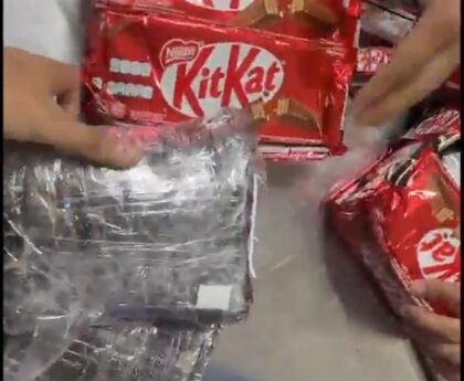 दिल्ली IGI एयरपोर्ट पर KitKat पैकेट में छिपाकर लाई जा रही 2.759 किलो ड्रग्स जब्त