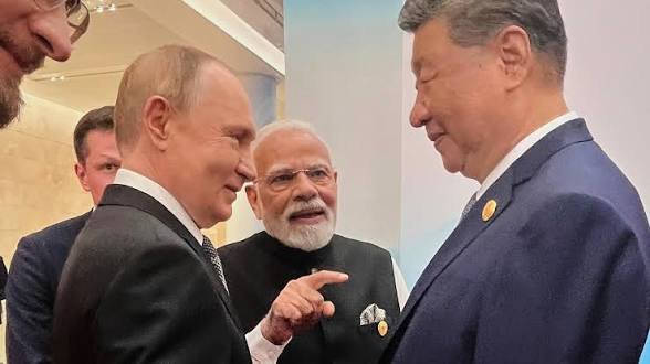 SCO Summit 2026: PM मोदी की पुतिन और शी जिनपिंग से गर्मजोशी से मुलाकात, सामने आया VIDEO