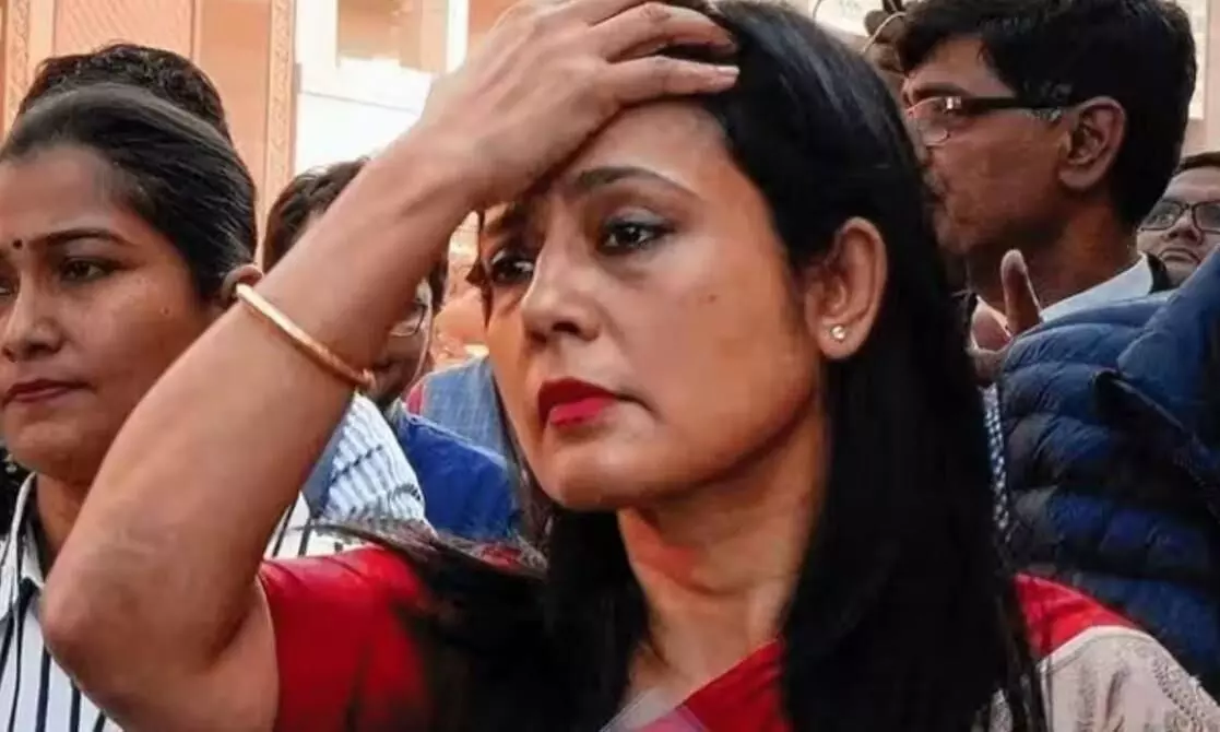 महुआ मोइत्रा के खिलाफ अपने ही क्षेत्र में लगे ‘वापस जाओ’ के नारे, काले झंडे लेकर पहुंचे प्रदर्शनकारी