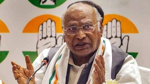 GDP ग्रोथ पर PM मोदी के जश्न वाले बयान पर खरगे का पलटवार, बोले- आम आदमी के पास जश्न की सुविधा नहीं