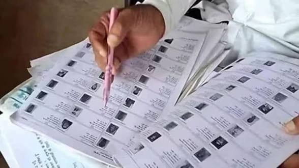 SIR से 30 राज्यों-UTs की ड्राफ्ट वोटर लिस्ट में 13.37 करोड़ नाम हटे