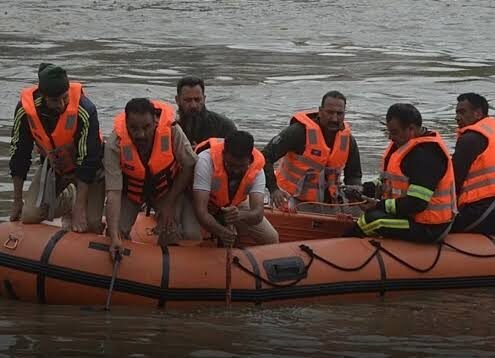 हथिनीकुंड बैराज में पैरा कमांडो की ट्रेनिंग के दौरान बड़ा हादसा, नाव का इंजन बंद होने से 2 कमांडो लापता