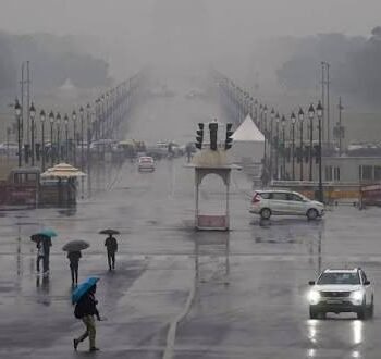 Delhi-NCR Weather: आज फिर झमाझम बारिश के आसार, IMD का अलर्ट, दिल्ली में 32-34°C रहेगा तापमान
