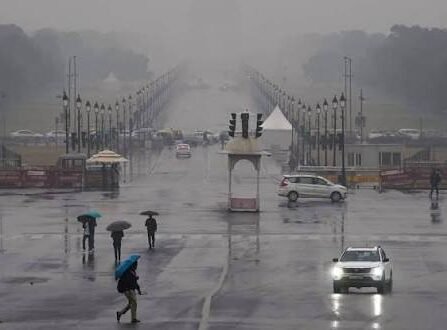 Delhi-NCR Weather: आज फिर झमाझम बारिश के आसार, IMD का अलर्ट, दिल्ली में 32-34°C रहेगा तापमान