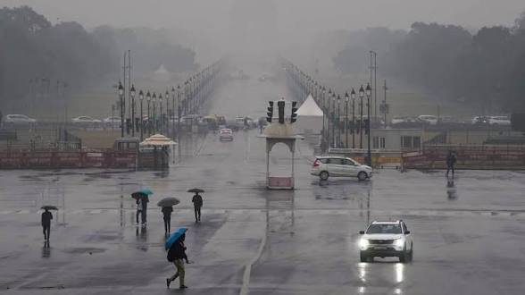 Delhi-NCR Weather: आज फिर झमाझम बारिश के आसार, IMD का अलर्ट, दिल्ली में 32-34°C रहेगा तापमान