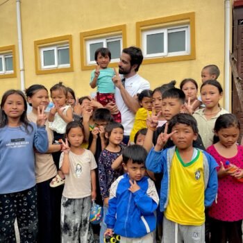 नेपाल बाढ़ पीड़ितों की मदद के लिए आगे आए सोनू सूद, राहत सामग्री लेकर काठमांडू पहुंचे
