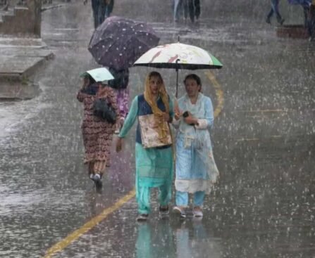 Delhi Weather: दिल्ली में आज भी बारिश के आसार, 4 सितंबर तक जारी रहेगा बरसात का दौर
