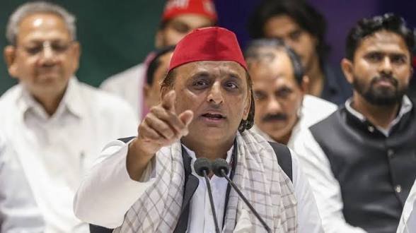 अखिलेश यादव और CJP प्रवक्ता की 90 मिनट की मुलाकात से यूपी की सियासत में हलचल, क्या बन रहा है नया समीकरण?