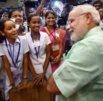 शिक्षक दिवस पर PM मोदी की शिक्षकों से खास मुलाकात, बोले- बच्चों का बचपन बचाए रखना शिक्षक की सबसे बड़ी जिम्मेदारी