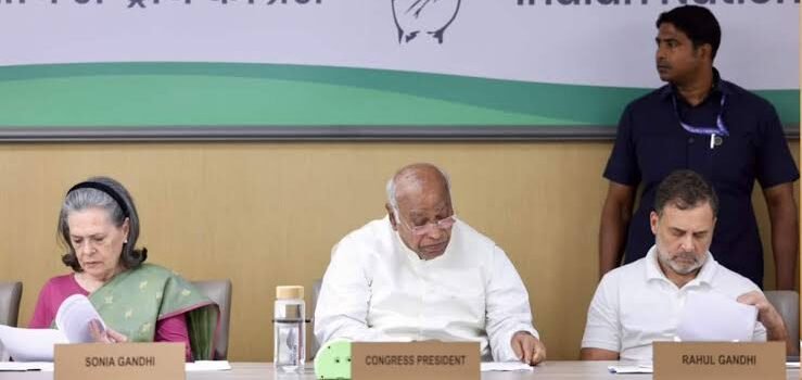 कांग्रेस संगठन में बड़ा फेरबदल, सचिन पायलट को पंजाब और सुरजेवाला को गुजरात की जिम्मेदारी