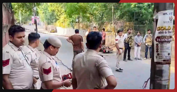 दिल्ली के आस्था कुंज पार्क में नाबालिग से कथित गैंगरेप, पुलिसकर्मी बनकर पहुंचे थे आरोपी