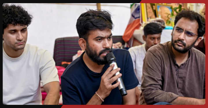 CJP Protest: अभिजीत दिपके का ऐलान, तिरंगे के लिए जेल जाने को तैयार; दिल्ली-मुंबई में प्रदर्शन से बढ़ा तनाव