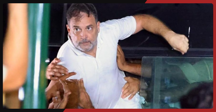 राहुल गांधी की हिरासत के बाद गरमाई सियासत, CEC ज्ञानेश कुमार के इस्तीफे की मांग पर विपक्ष का प्रदर्शन